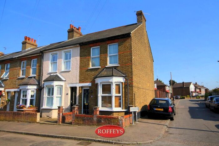 2 Bedroom End Of Terrace House To Rent In Rounton Road, Waltham Abbey, EN9