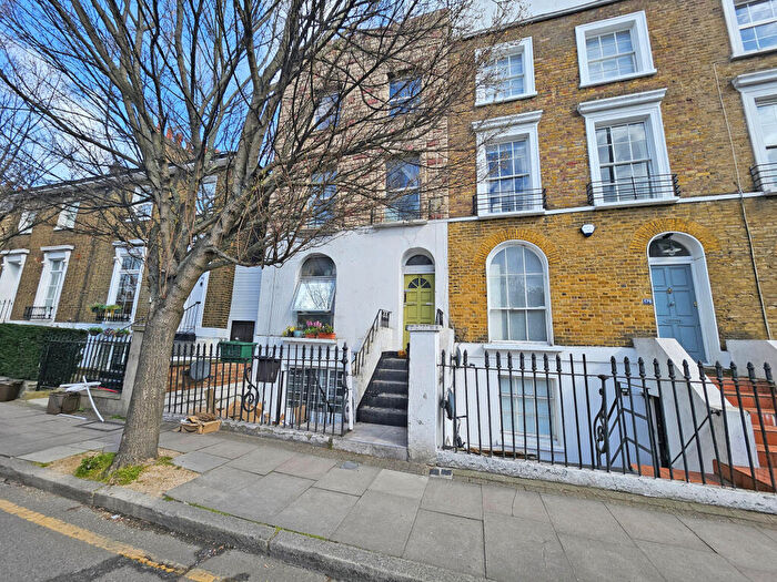 4 Bedroom Town House For Sale In New North Road, London, London, N1