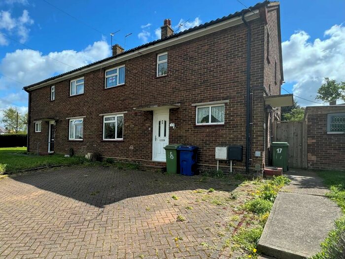 1 Bedroom Flat To Rent In Commonwealth Close, Sittingbourne, ME10