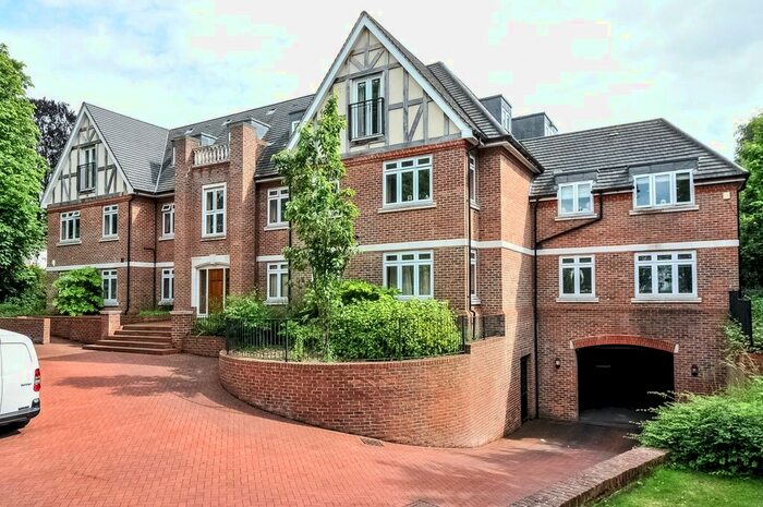 2 Bedroom Flat To Rent In Foxley Lane, Purley, CR8