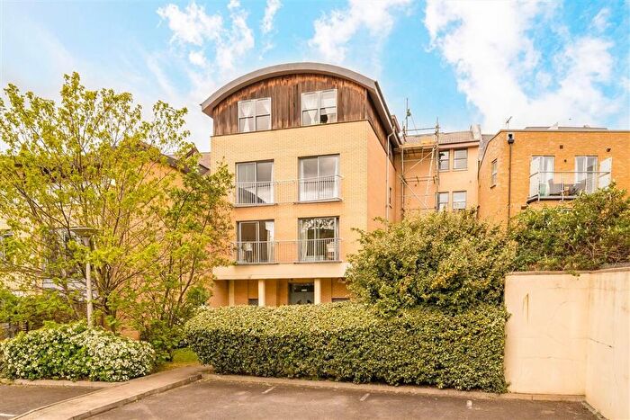 2 Bedroom Flat To Rent In Harberson Road, Balham, SW12