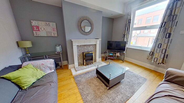 4 Bedroom Terraced House To Rent In Bennett Road, Headingley, Leeds, LS6