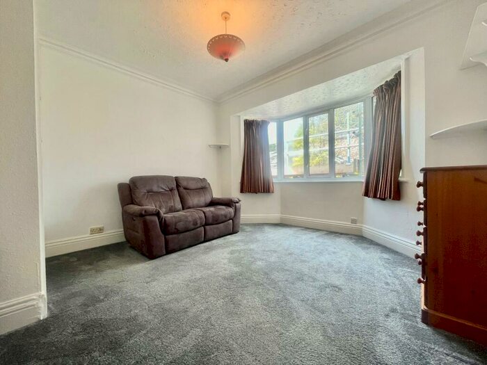 Studio To Rent In Alumhurst Road, Westbourne, BH4