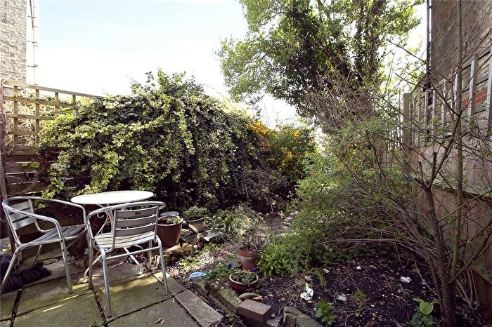 1 Bedroom Flat To Rent In Harold Road, London, N8