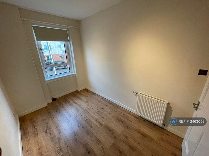 3 Bedroom Flat To Rent In Raploch Avenue, Glasgow, G14