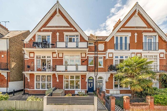 2 Bedroom Flat To Rent In Sternhold Avenue, Balham, SW2