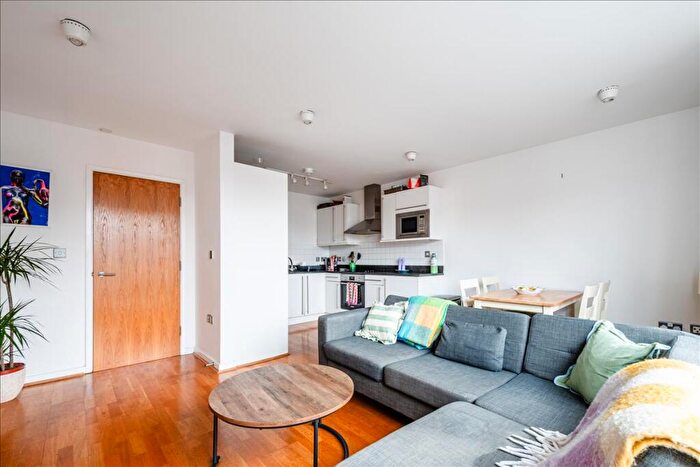 1 Bedroom Apartment For Sale In Mount Pleasant Crescent, Crouch Hill, N4
