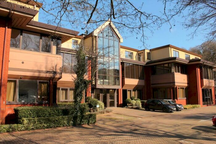 2 Bedroom Ground Flat To Rent In Catteshall Lane, Godalming, Surrey, GU7