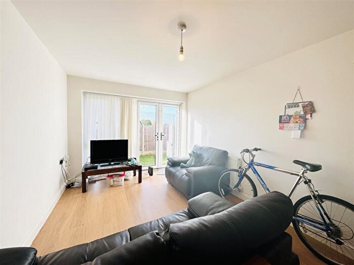 2 Bedroom Apartment To Rent In Park View Court, West Bridgford, Nottingham, NG2