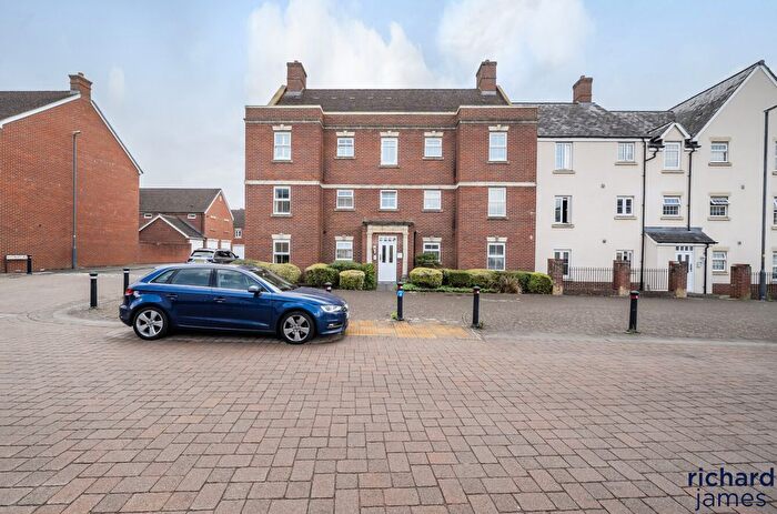 2 Bedroom Flat For Sale In Haydon End, Swindon, SN25