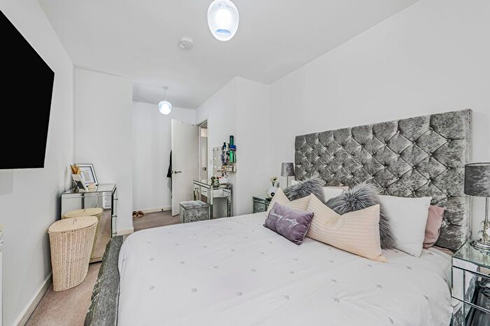 1 Bedroom Flat For Sale In Amelia Street, London, SE17