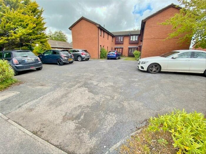Flat To Rent In Longley Close, Fulwood, Preston, PR2