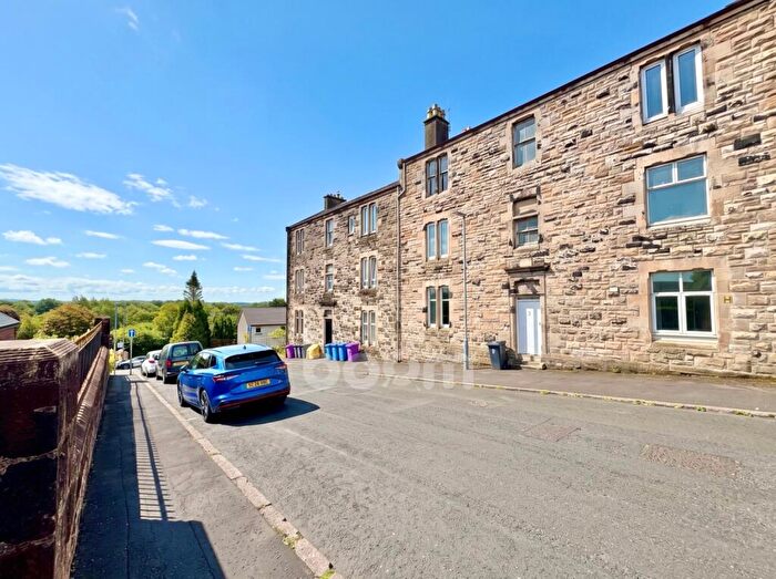 4 Bedroom Maisonette For Sale In Avils Hill, Kilbirnie, KA25