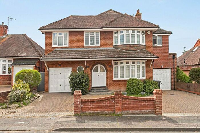 4 Bedroom Detached House For Sale In Fernside, Buckhurst Hill, Essex, IG9