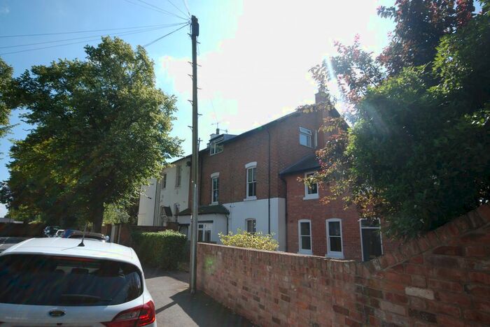 3 Bedroom Flat To Rent In Campion Terrace, Leamington Spa, Warwickshire, CV32