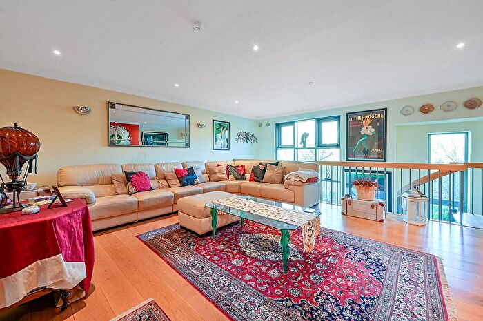 4 Bedroom Property For Sale In Tallow Road, Brentford, TW8