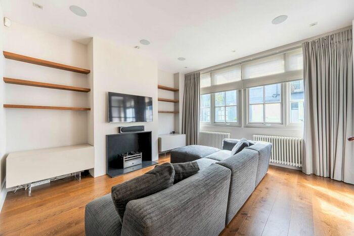3 Bedroom Terraced House To Rent In St Lukes Mews, Notting Hill, London, W11