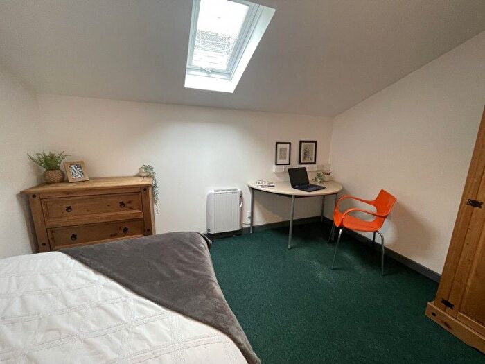 6 Bedroom Flat To Rent In Francis Street, Swansea, SA1