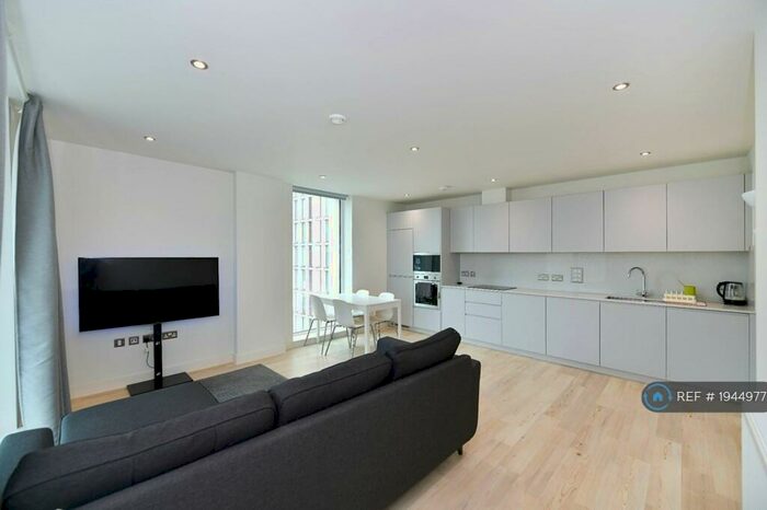 2 Bedroom Flat To Rent In Atelier Point, London, E15