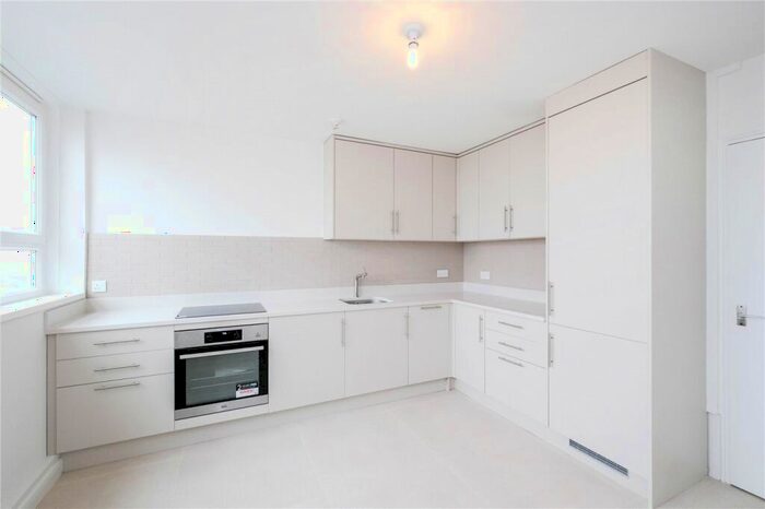 2 Bedroom Apartment To Rent In Hall Street, London, EC1V