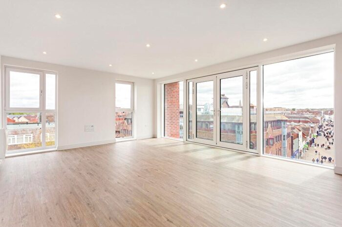2 Bedroom Flat For Sale In Worthing Road, Horsham, RH12