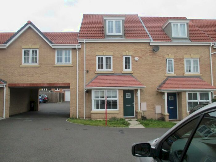 4 Bedroom Town House To Rent In Welbury Road, Hamilton, Leicester, LE5