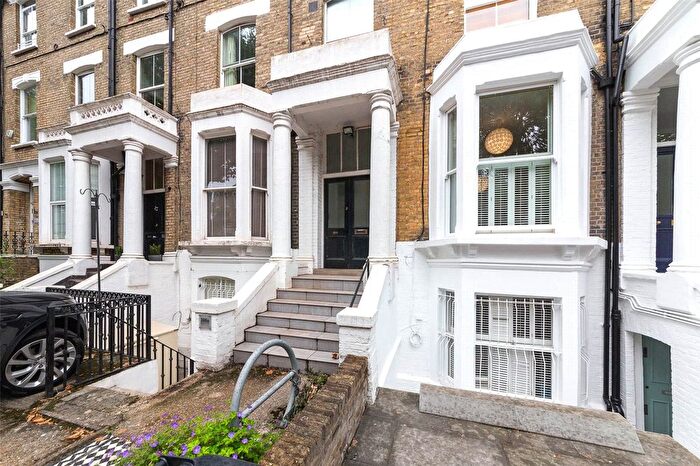 2 Bedroom Flat For Sale In Hammersmith Grove, London, W6