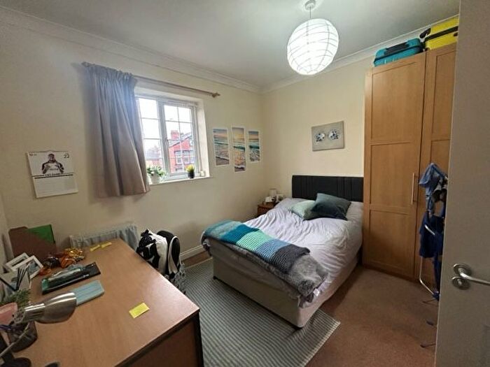 4 Bedroom Terraced House To Rent In Victoria Road, Hyde Park, Leeds, LS6