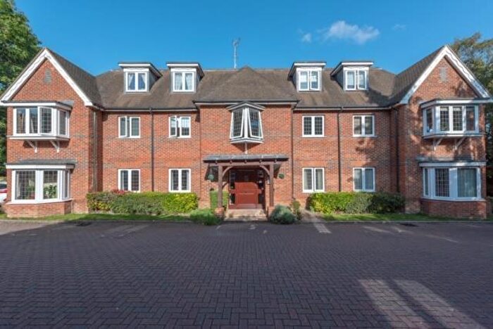 2 Bedroom Apartment To Rent In Portsmouth Road, GU15