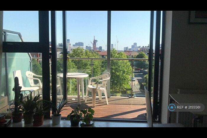 2 Bedroom Flat To Rent In So Bow Building, London, E3