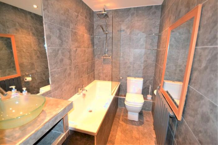 2 Bedroom Flat To Rent In Melmerby Court, Eccles New Road, Salford M5