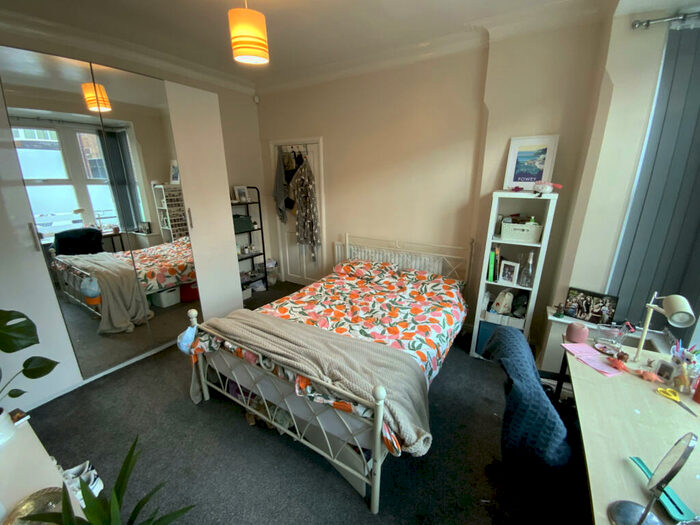 4 Bedroom Semi-Detached House To Rent In Harrington Drive, Lenton, Nottingham, NG7