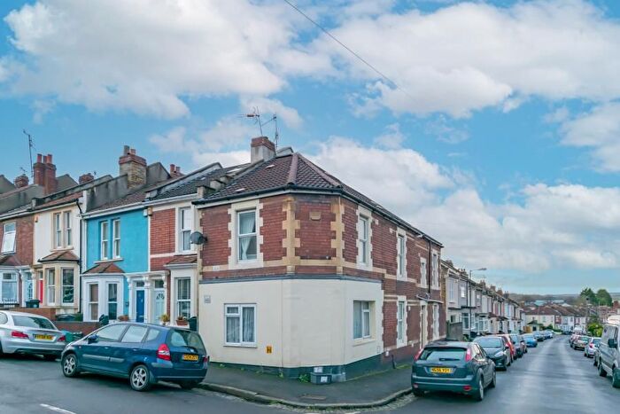 2 Bedroom Flat To Rent In Elmdale Road, Bedminster, Bristol, BS3