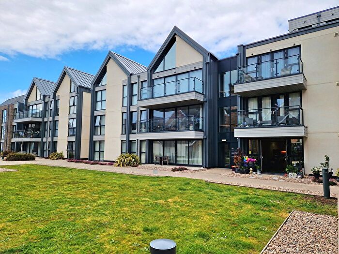 2 Bedroom Flat For Sale In The Rest, Rest Bay, Porthcawl, CF36