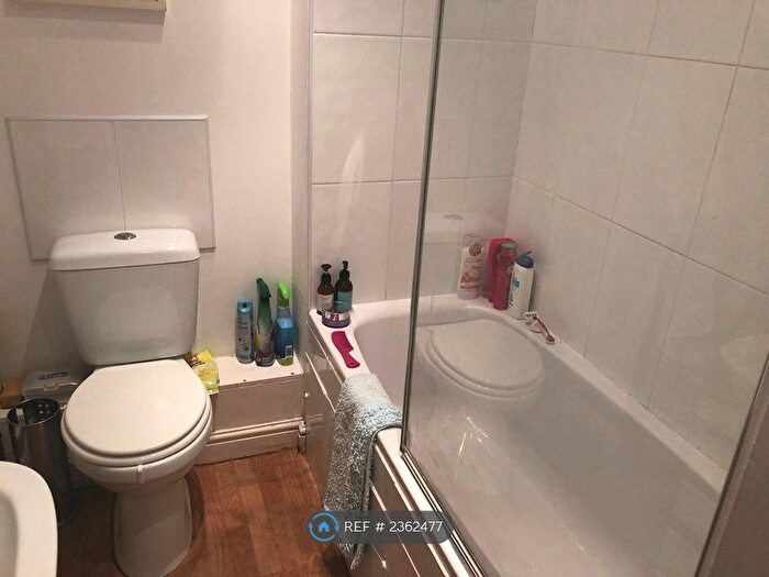 2 Bedroom Flat To Rent In Albemarle Crescent, Scarborough, YO11