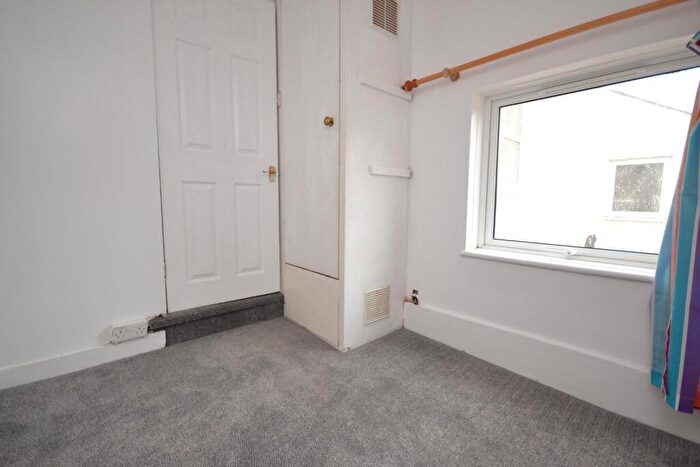 3 Bedroom Terraced House For Sale In Stanley Street, Reading, Berkshire, RG1