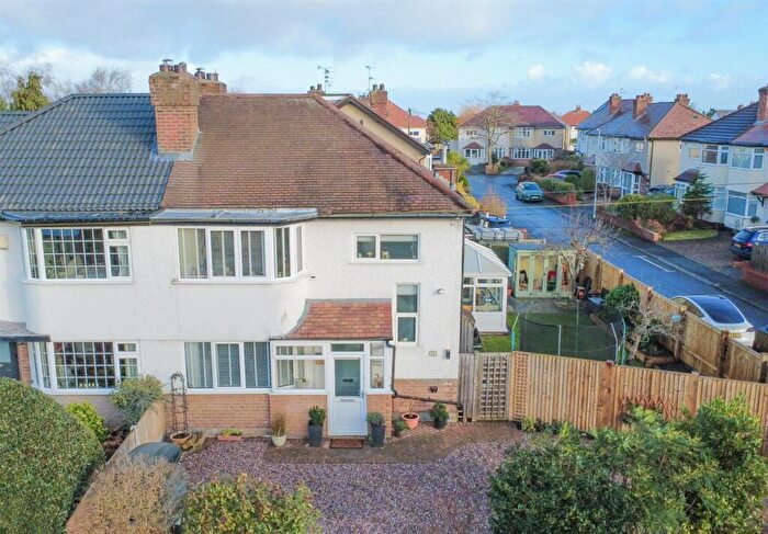 3 Bedroom Semi-Detached House For Sale In Irby Road, Heswall, CH61