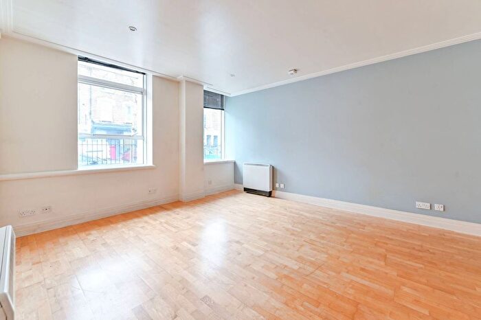 1 Bedroom Flat To Rent In Drayton Park, Highbury, London, N5