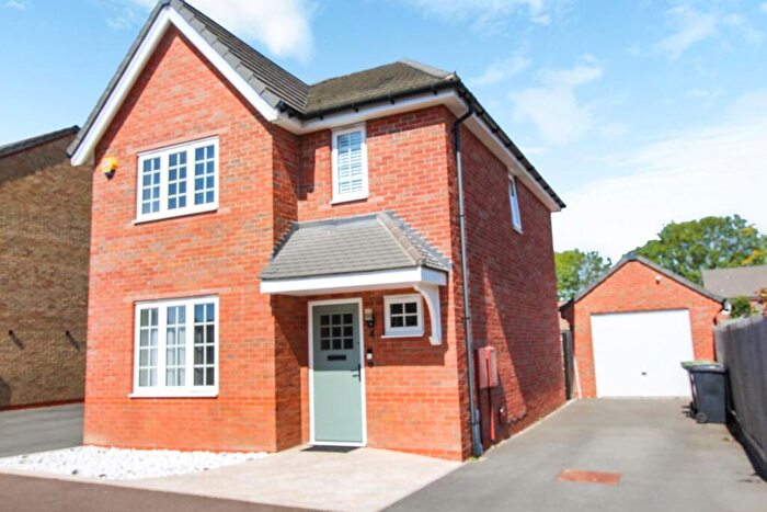 3 Bedroom Detached House For Sale In Beverley Gardens, Lower Stondon, Henlow, SG16