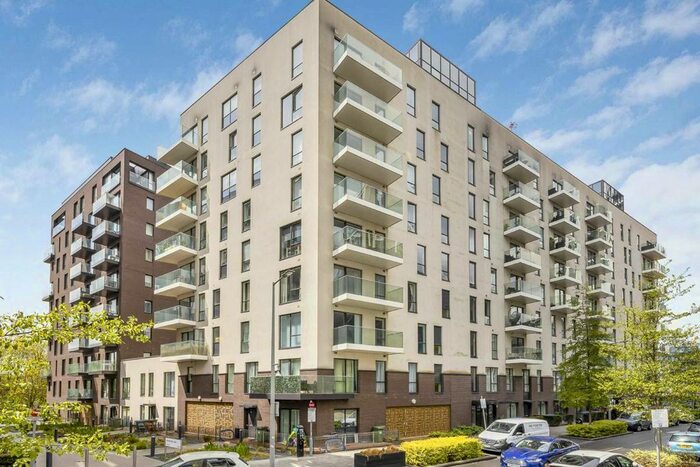 1 Bedroom Flat To Rent In Chandlers Avenue, London, SE10