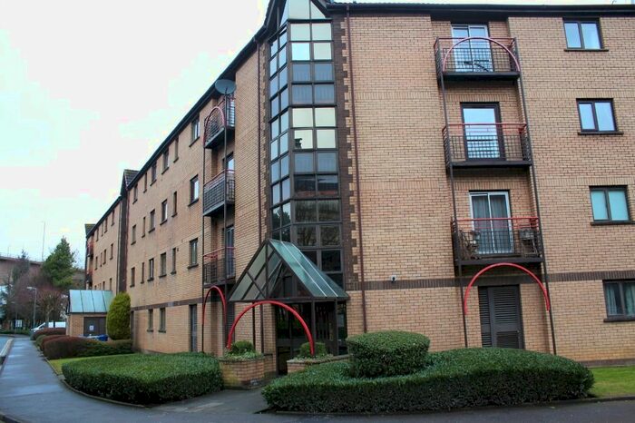 3 Bedroom Flat To Rent In Riverview Drive, Flat /, The Waterfront, Glasgow, G5