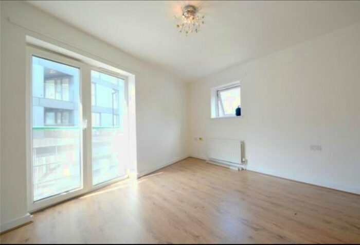 1 Bedroom Studio To Rent In Brockwell Court, London Road, Croydon, CR0