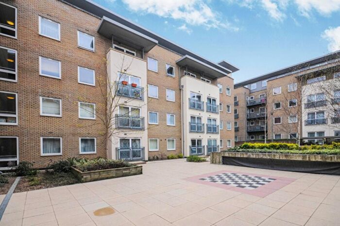 1 Bedroom Flat To Rent In Cline Road London, N11