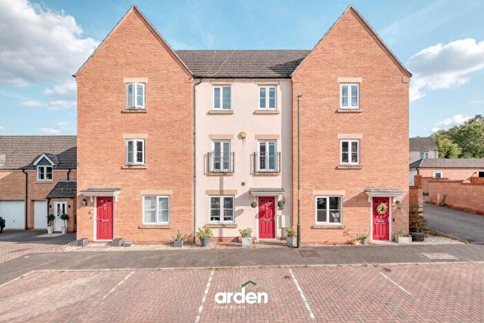 4 Bedroom Terraced House For Sale In Dixon Close, Redditch, B97