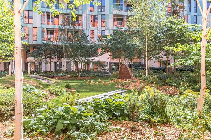 1 Bedroom Flat To Rent In Poldo House, Cable Walk, London, SE10