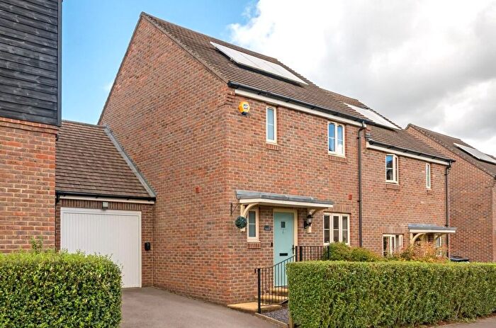3 Bedroom Semi-Detached House For Sale In Dragon Fly Way, Allbrook, Eastleigh, SO50