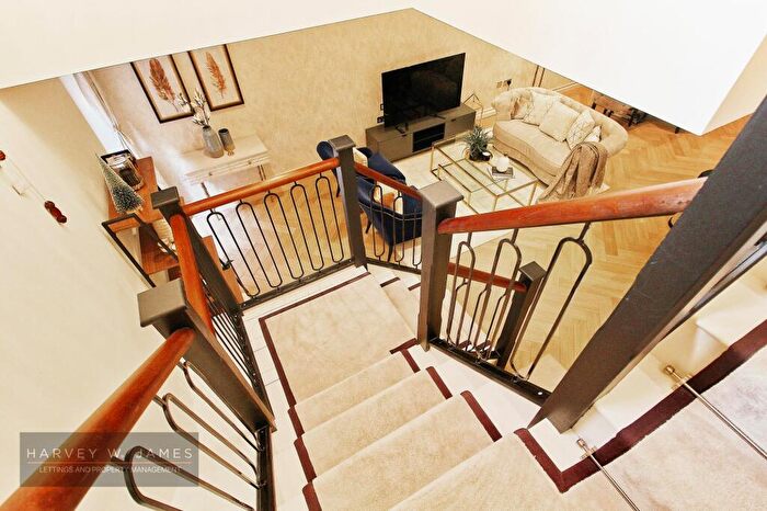 2 Bedroom Apartment To Rent In Kidderpore Avenue, London, NW3