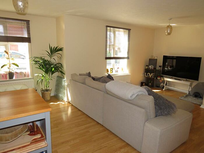 2 Bedroom Flat To Rent In The Marish, Warwick, CV34