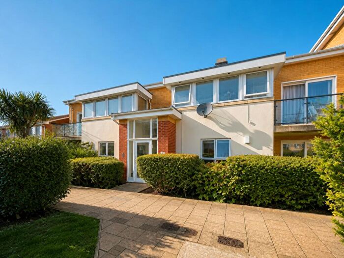 2 Bedroom Flat To Rent In Pier Way London, SE28