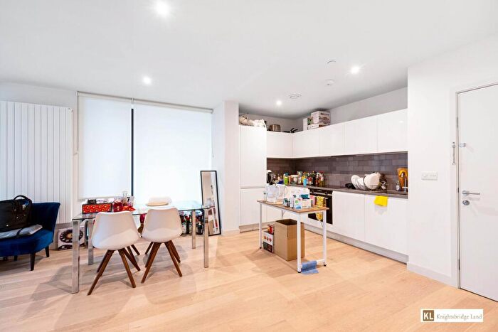 2 Bedroom Apartment To Rent In John Cabot House, Clipper Street, London, E16